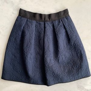 Wilfred | Roche Floral Embossed skirt with pockets!| Navy Blue | Size 2